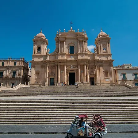 Vacanze Ducezio * Noto